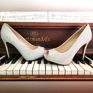 Le Chateau Sparkly Peep Toe Pumps🤍💕